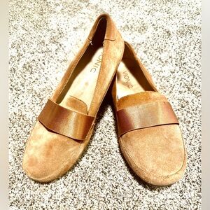 Vionic Women's Brown Suede slip on Loafers